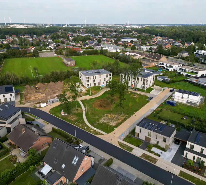 Le quartier résidentiel de Paul Piperslaan se compose d'appartements et de maisons avec un petit parc verdoyant.
