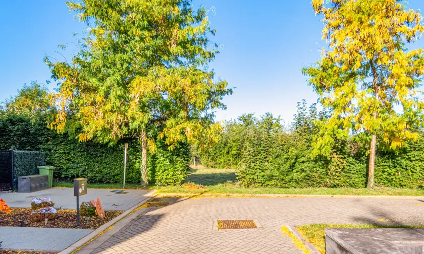 Bouwgrond Pater Cuypersstraat groot groen perceel in Nieuwerkerken