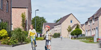 woonbuurt kinderen fietsen