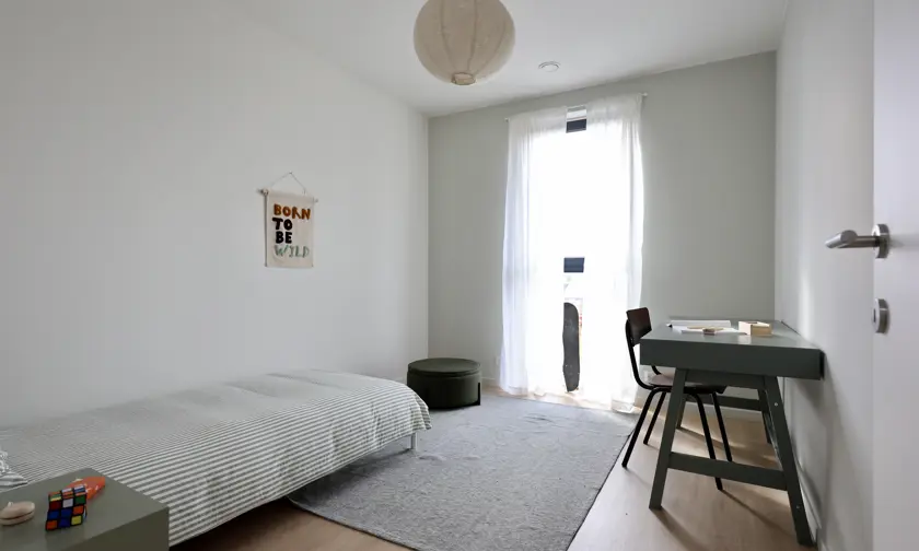 Broechem Kapelstraat Kijkwoningl20 Slaapkamer kinderkamer parket kussens gordijnen uitzicht ramen