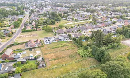 binnengebied waar de nieuwe fase van heusden-zolder dorpshof ontwikkeld zal worden met 10 appartementen en 19 woningen
